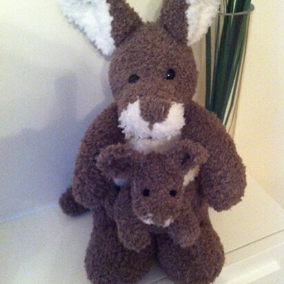 Roo Roo Kangaroo & Baby - knitting pattern