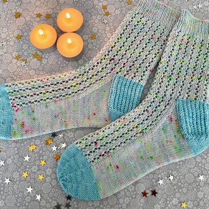 Frosted Socks - knitting pattern