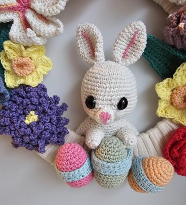 Easter Wreath, Bunny and Flowers