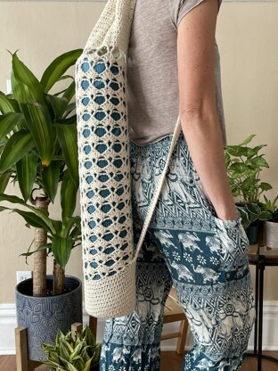 Crochet Yoga Mat Bag Free Patterns  Yoga mat bag pattern, Crochet bag  tutorials, Yoga mat bag