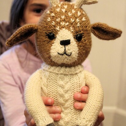Clara the Fawn - knitting pattern