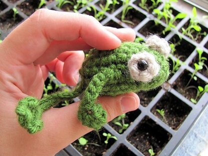 Amigurumi Sitting Frog Meme