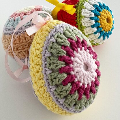 Daisy Crochet Egg