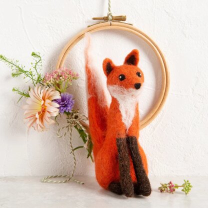 Hawthorn Handmade Fox Needle Felting Kit - 15cm