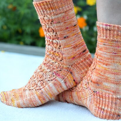 Narcissa Socks - knitting pattern
