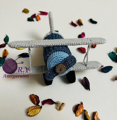 Amigurumi recycle airplanes