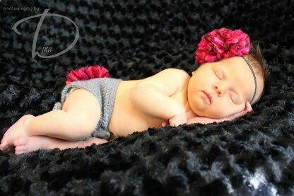 Baby Wrap with Ruffle Yarn Frill