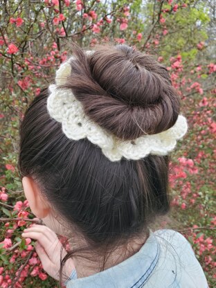 Softly Scalloped Shells Scrunchie