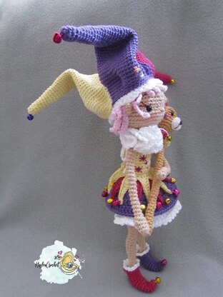 Jester, the carnival porcelain doll amigurumi pattern 