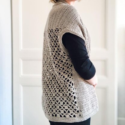 Sleeveless Lace Cardigan