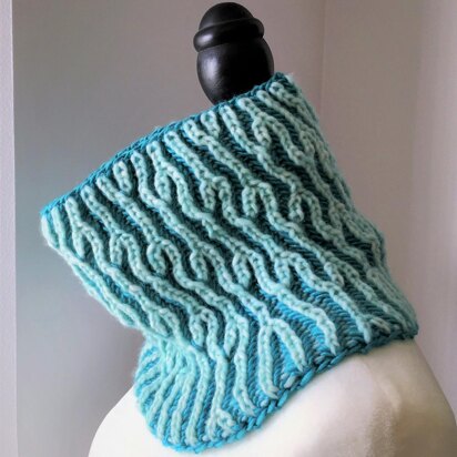 Victoria cowl