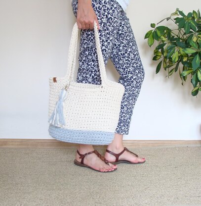 Crochet Medium Tote Bag