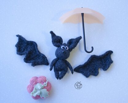 Mini cute Bat knitting flat