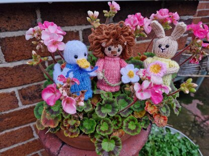 Creme Egg Cosy - Forest Friends