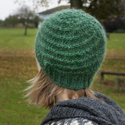 Corkscrew Beanie (Instructions to work flat)