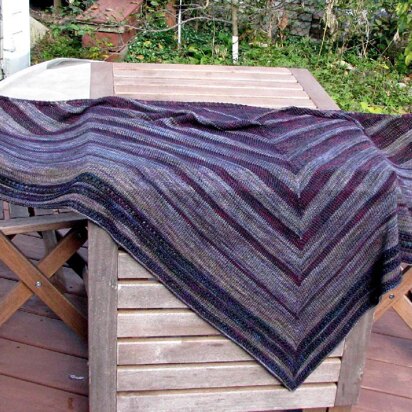 Medium Gradient with Eyelet Border - knitting pattern