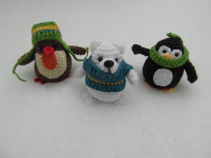 Snowball Fighters - penguin, robin and polar bear