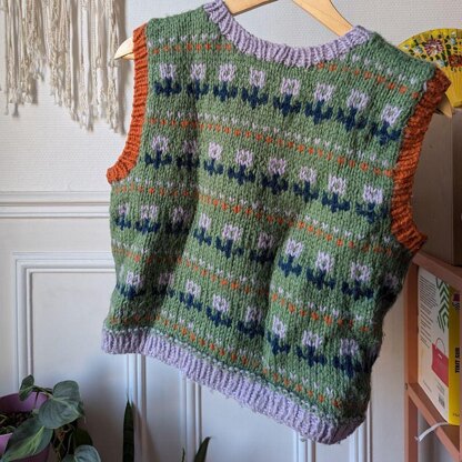 TULIPE Vest: A Colorful Sleeveless Sweater