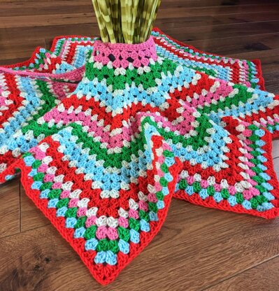 Granny Stardust Tree Skirt