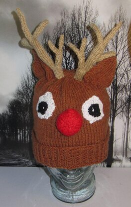 RUDOLPH REINDEER CHRISTMAS BEANIE HAT