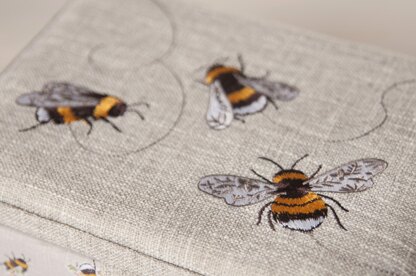 Hobbygift Embroidered Bee Medium Sewing Box