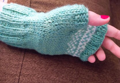 Homecoming Fingerless Mitts