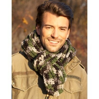 Men's Scarf in Bernat Softee Chunky