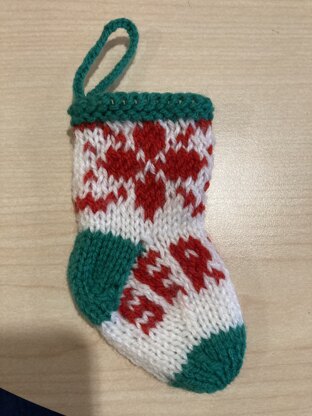 Mini flower Christmas stocking from free pattern