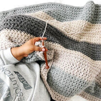 Crochet Blankets eBook: 5 patterns – All Levels – A/W