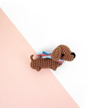 Ravelry: Pebbles the Dachshund amigurumi pattern by Cecilia from Irissesile