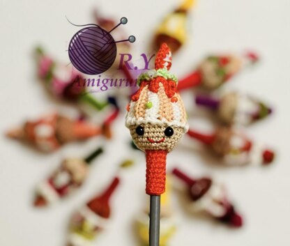 Amigurumi cupcake pencil toppers