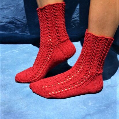 Hot Sauce Ribbed Lace Socks - knitting pattern