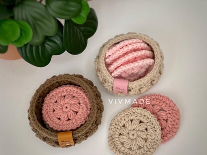 Face scrubbies with basket