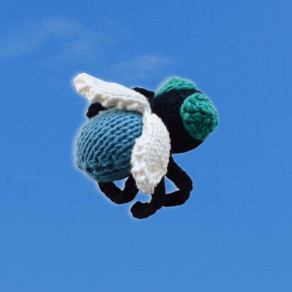 Bugsy the Fly - knitting pattern