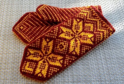 "Two Suns" Mittens