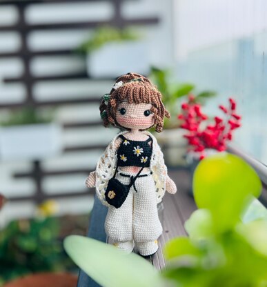 MAYA doll