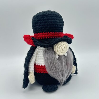 Halloween Vampire Gnome