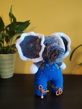 Elephant amigurumi crochet pattern