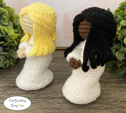 KNEELING / PRAYING FIGURE crochet pattern