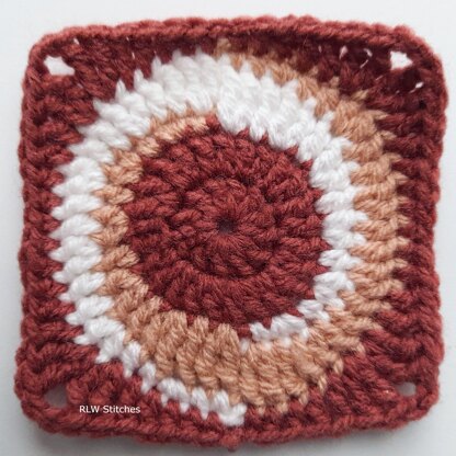 Spiral motif square