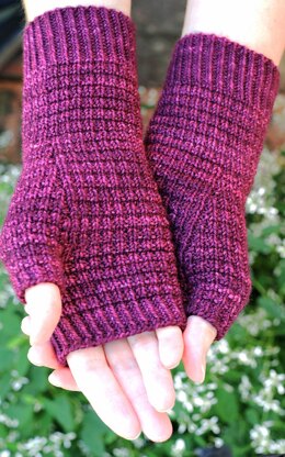 Woodmere Fingerless Mitts