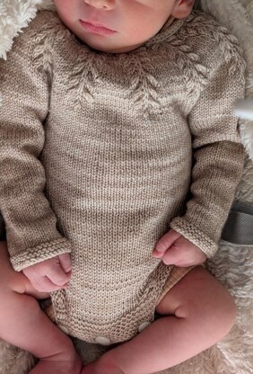 Little Leaf Onesie - Pdf & Video tutorial