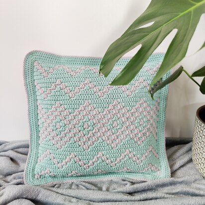 Dainty Diamond Pillow