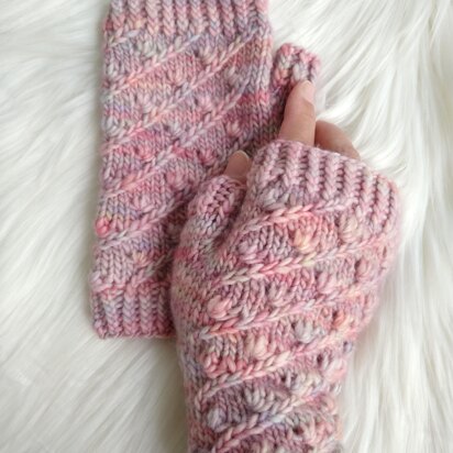 Veela Mitts