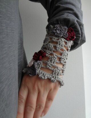 Lace Wrist Warmers