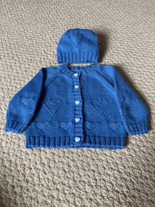 Heart motif cardigan & hat