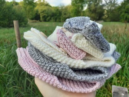 Knitted crown and nappy cover set