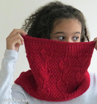 25 Hearts Cowl