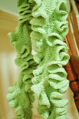 Livy Ruffle Scarf crochet pattern (two sizes)