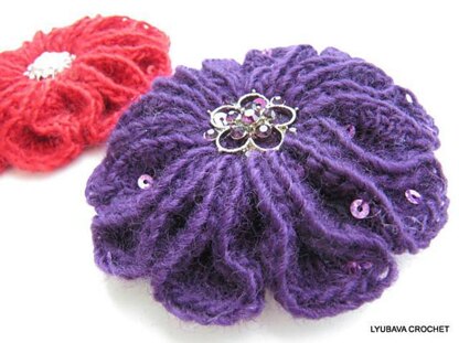 Crochet Brooch "Scarlet Flower"